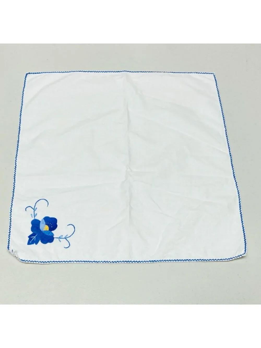 8 Vintage White Cotton Napkins With Blue Floral Embroidery & Scalloped Borders